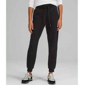 SZ 4 Lululemon Scuba High Rise Jogger - Black
